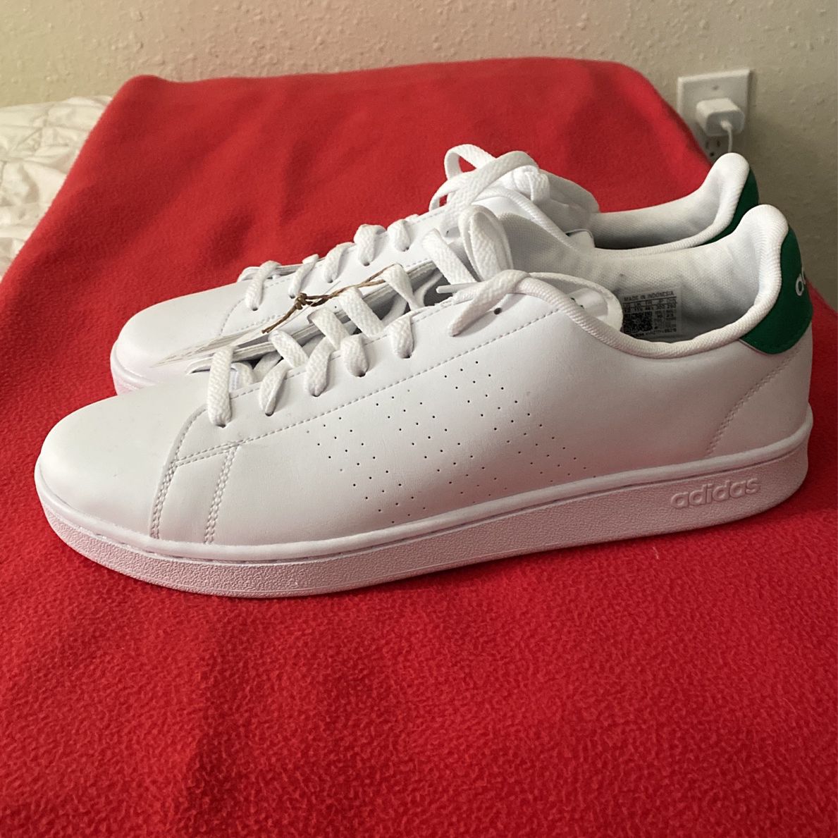Tennis Shoes Adidas green All White Size 12