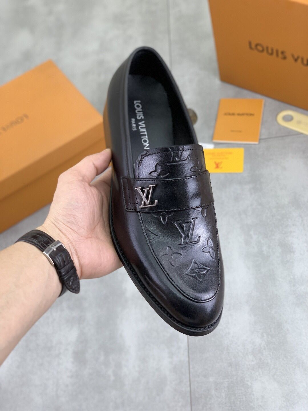 Louis Vuitton Men’s Leather Shoes With Box New