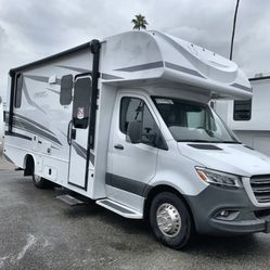NEW 2025 Entegra Coach Qwest SE 24L
