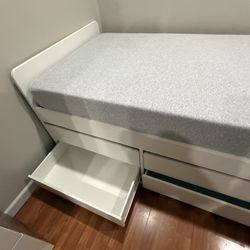 Kids White Twin Bed With 4 Drawers & New Foam Mattress 