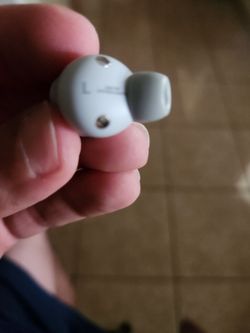 Beats solo 4 earbud