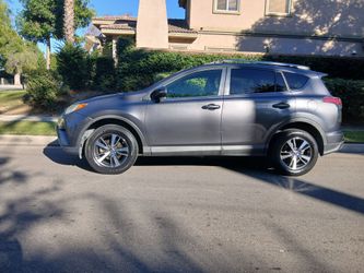 2017/Toyota Rav-4 XLE Sport