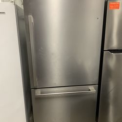 NÉW REFRIGERATOR 