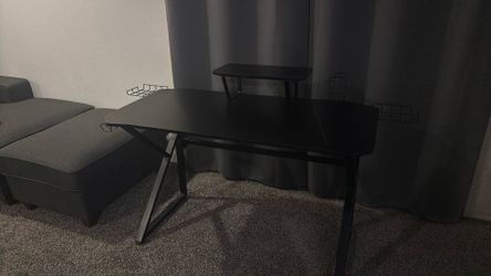 Gaming desk