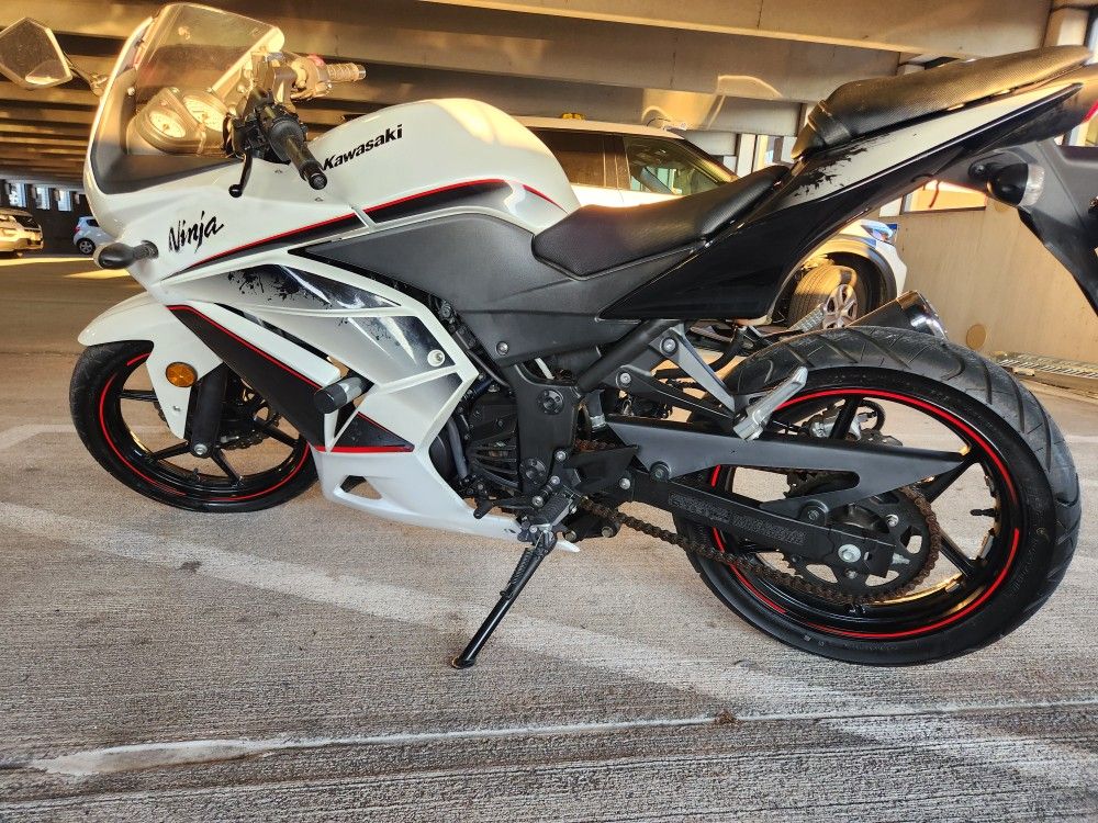 2011 Kawasaki 250R SPECIAL EDITION