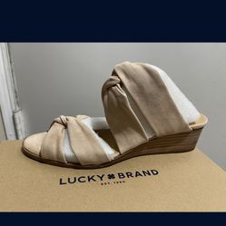 Women Small Wedge Heel