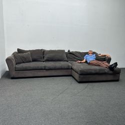 Jerome's 2-Piece Oversized Chaise Sectional – Freshly Cleaned!