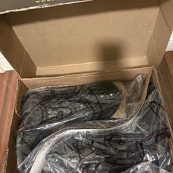 Black Square Toe Cuadra boots size 6 1/2 