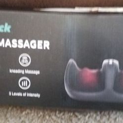 BRAND NEW BOTTOM OPENED BOX FOOT MASSAGER ( NEVER TAKEN OUT OF BOX )