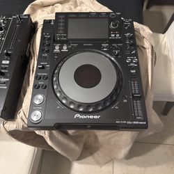 Pioneer CDJ-2000 Nexus Pro DJ Multi Player Digital Turntable