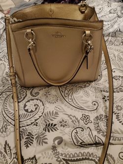 NEW COACH PURSE! 200$ no low ball offers.
