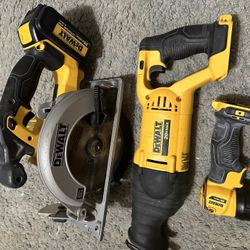 DEWALT 3 piece set . saw, saw all, light, 1 battery. like new