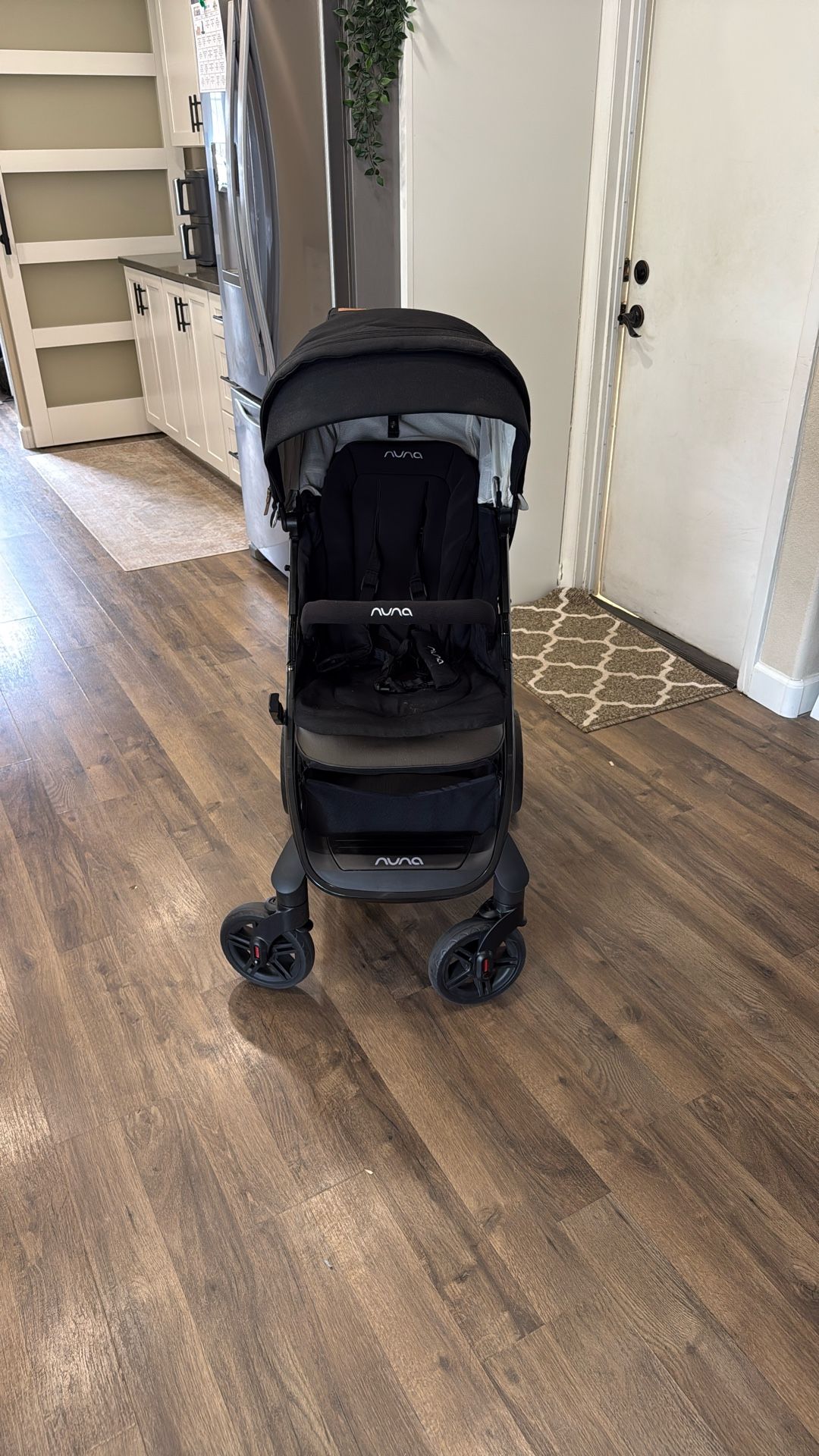 NUNA Pipa Stroller 