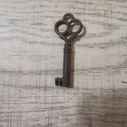Rustic Skeleton Barrel Key