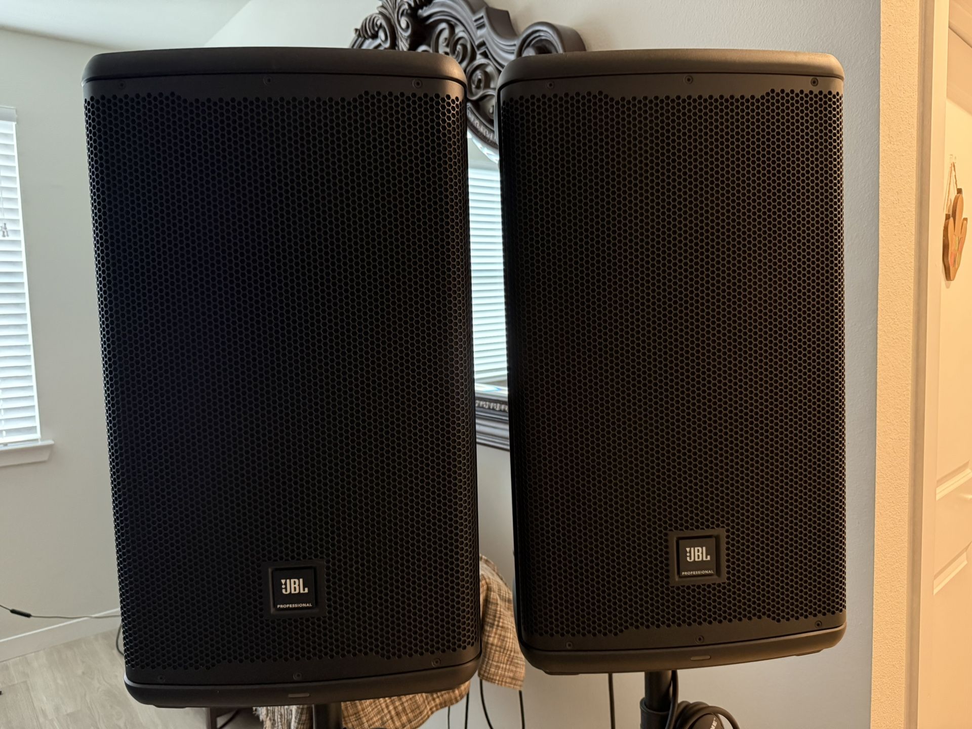 JBL EON 712 12” Powered Loudspeaker 