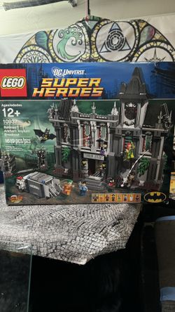 NIB Sealed LEGO DC Super Heroes: Batman: Arkham Asylum Breakout 10937 