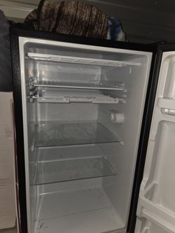 4.4 Mini Refrigerator/ Freezer