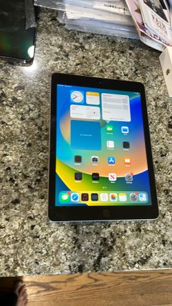 iPad 5th gen 32gb wifi only