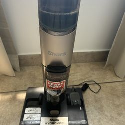 Aspiradora y Trapeadora Shark HydroVac MessMaster