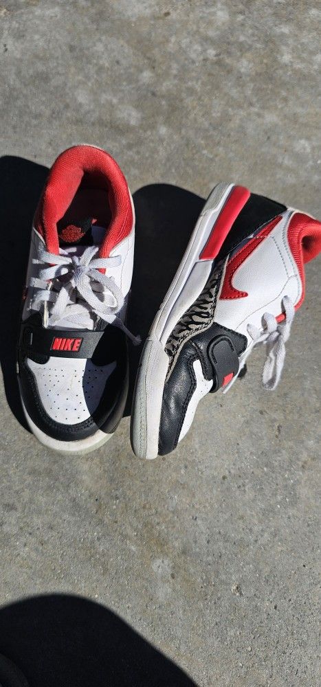 NIKE /AIR JORDAN COLLAB SHOES 
FOR KIDS (SIZE 12C)