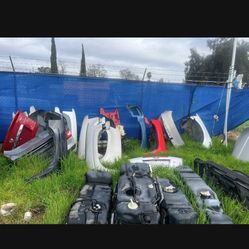 Partes De Chevy Y Más De 200 Carros De Partes