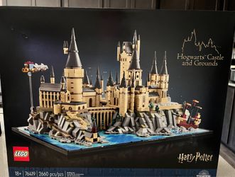 Harry Potter - Hogwarts Castle & Grounds Lego Set