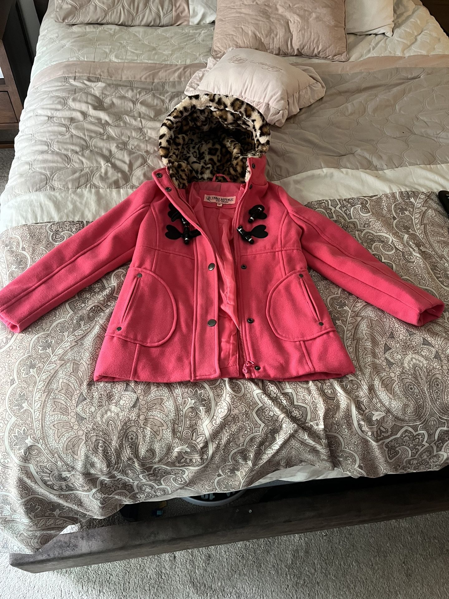 Girl’s coat size 6X Like New