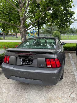 2004 Ford Mustang