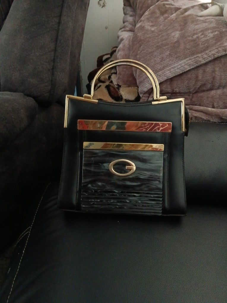 Is A Guest Handbag