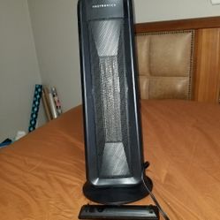  HEATER WITH REMOTE CONTROL. NEW