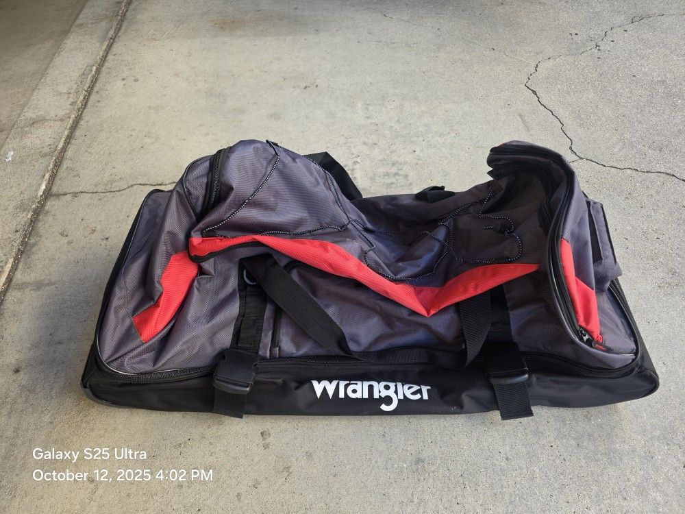 Wrangler Jumbo 36" Drop-Bottom Rolling Duffel with

Telescopic Handle