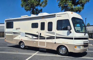 2004 Fleetwood Terra 27’ Motorhome RV