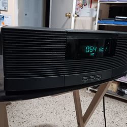  BOSE  WAVE RADIO/CD.  Model AWACCP.   PERFECT CONDITION. SUENA MUY BIEN.   RADIO  AND CD PLAYER