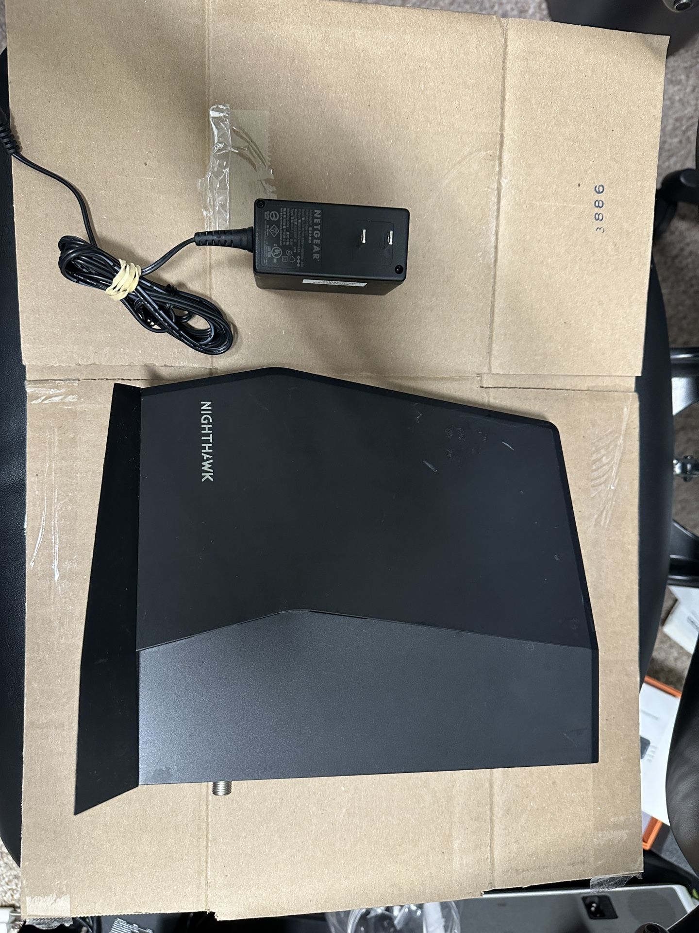 Netgear nighthawk CAX30 2.7Gbps Cable Modem/Router Docsis 3.1 