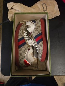 Gucci Ace
GG Supreme Red size 9