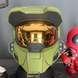 Halo masterchief Wearable Helmet Lights Up 