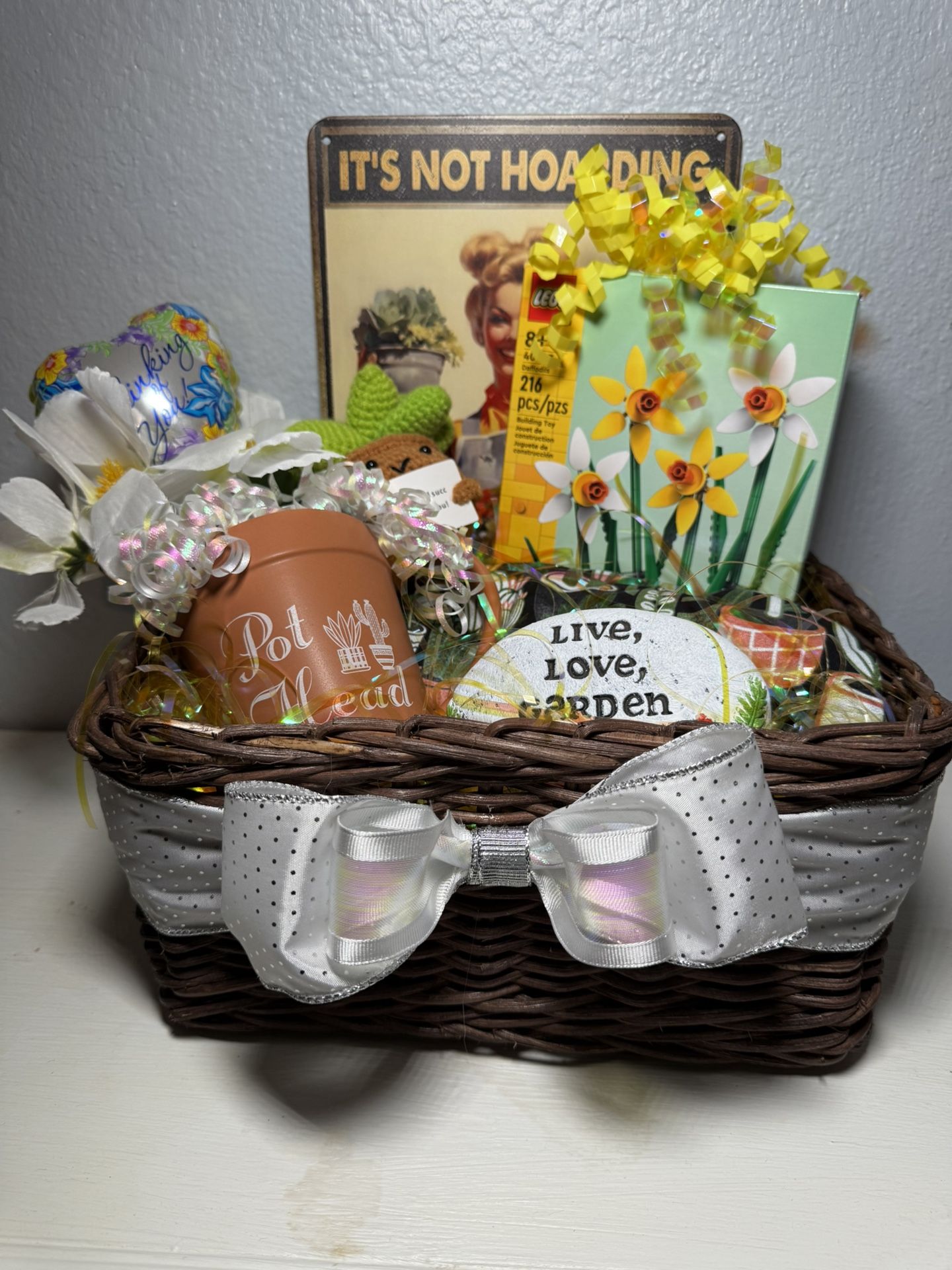 POT HEAD Gift Basket