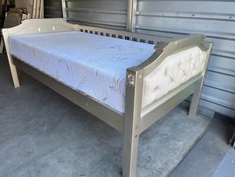 Twin bed