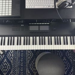 Native Instruments KOMPLETE Kontrol S61 MK2 Keyboard Controller