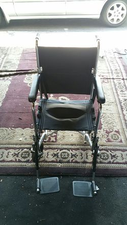 MEDLINE WHEEL CHAIR