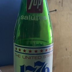 7up• Glass Bottle The United States Bicentennial 1776/1976