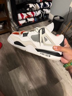Air Jordan 4 military black
