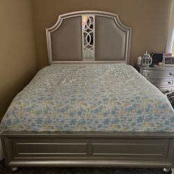 Queen  Size Bed Room Set 