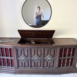 Vintage Record Player / Stereo Console  