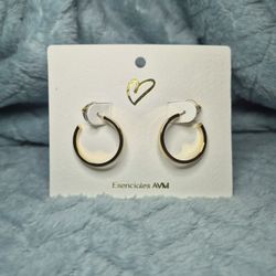 Gold Hoop Earrings – Classic Everyday Style