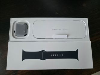 Apple Watch SE 3 [GPS 40mm] Smartwatch with Midnight Aluminum Case with Midnight Sport Band - S/M. Fitness and Sleep Trackers, Heart Rate Monitor, Alw