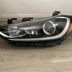 2017 + Hyundai Elantra Lh Headlight 