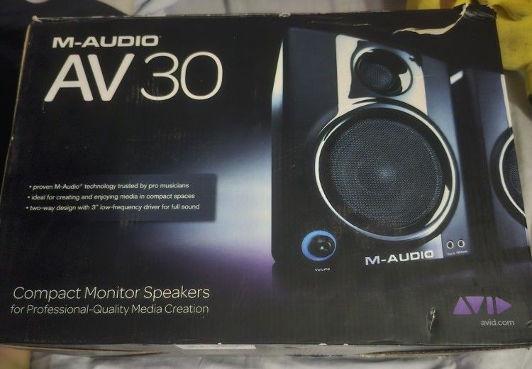 M-audio Studiophile AV-30 Speakers