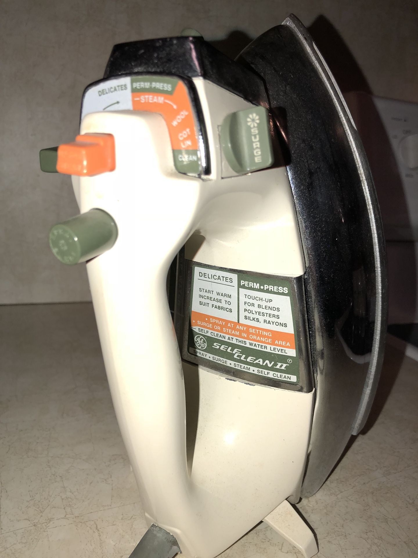 Vintage GE steam iron self clean