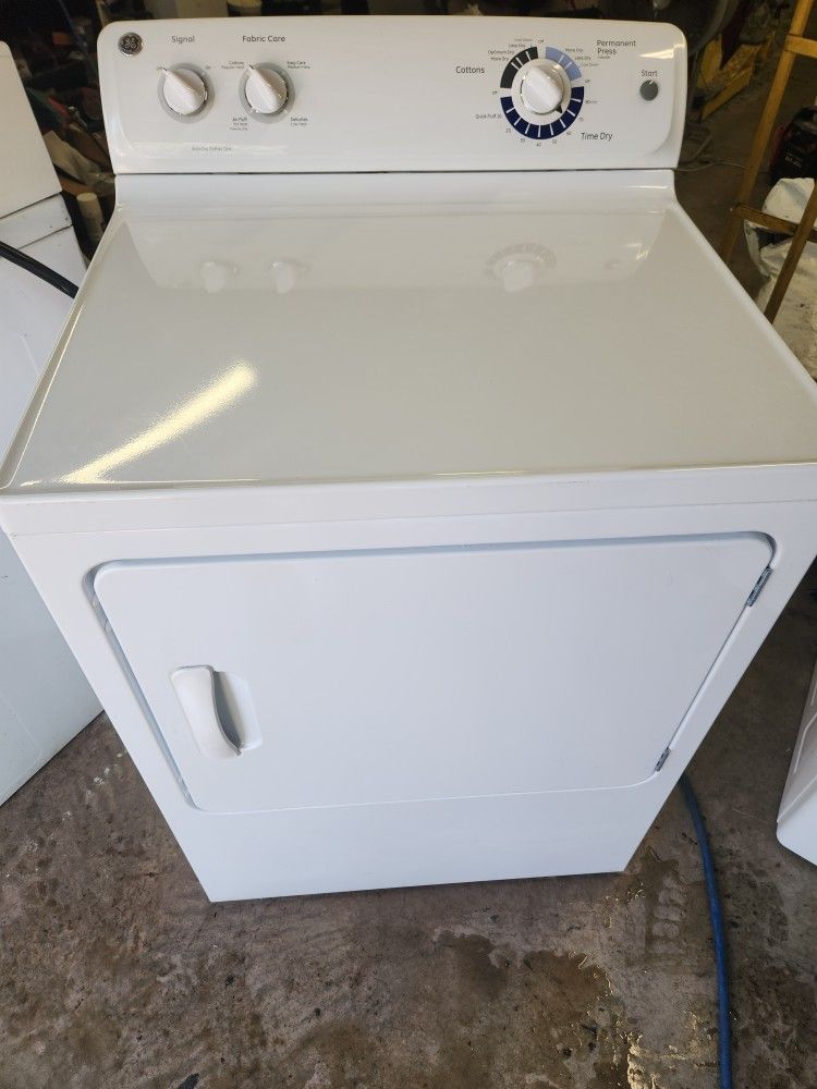 GE Super Capacity Electric Dryer